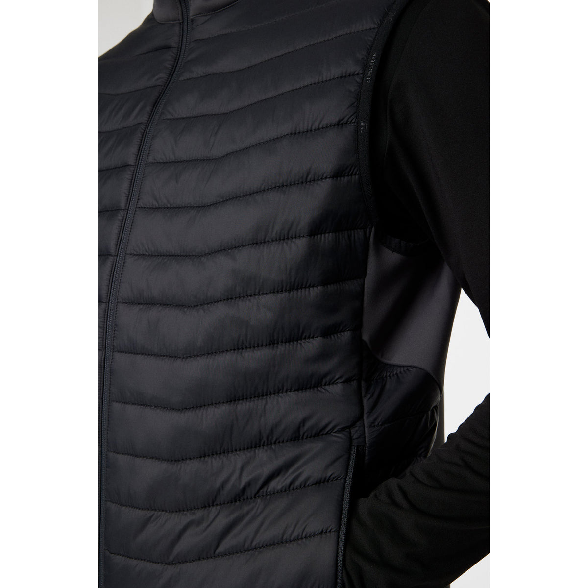 J. Lindeberg Holden Quilt Hybrid Golfweste - Asphalt