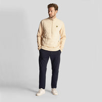 Lyle & Scott Baffle gesteppt Viertel Zip Golf Midlayer - Sanddune
