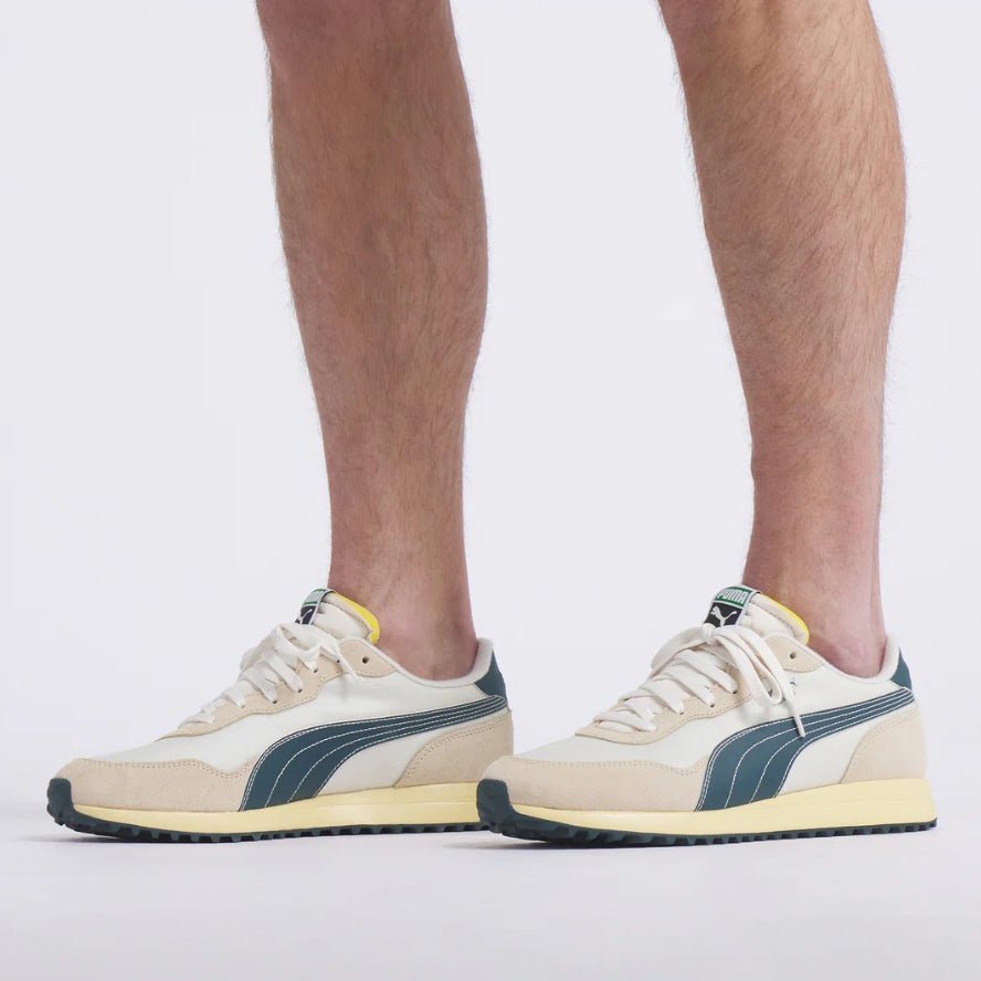 Puma Helsinki G Spikeless Golfschuhe - Frosted Elfenbein/grüne Gelände/Lichtstroh