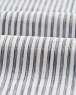 Johnnie-O Performance Featherweight Polo – Seymour Stripe – Marineblau