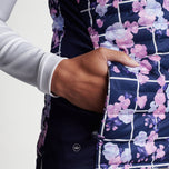 Peter Millar Frauen verschmelzen Hybrid wasserfeste Golfjacke - Marine Picknick Blumen